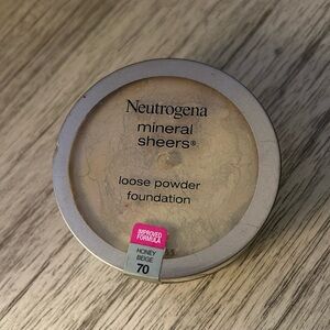 NEW unopened Neutrogena mineral sheers